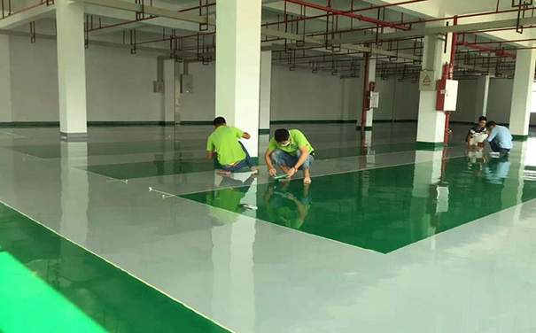 環氧平涂地坪施工中.png