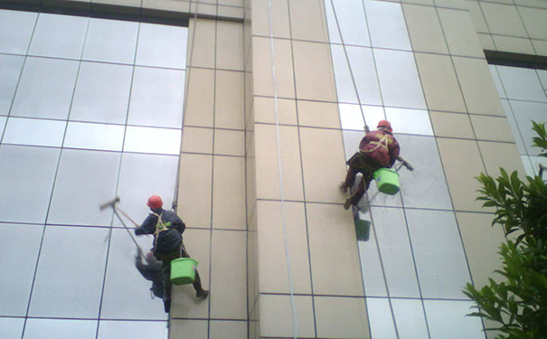 外墻防水補(bǔ)漏多少錢一平米?