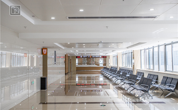 醫院墻面用的什么材料?