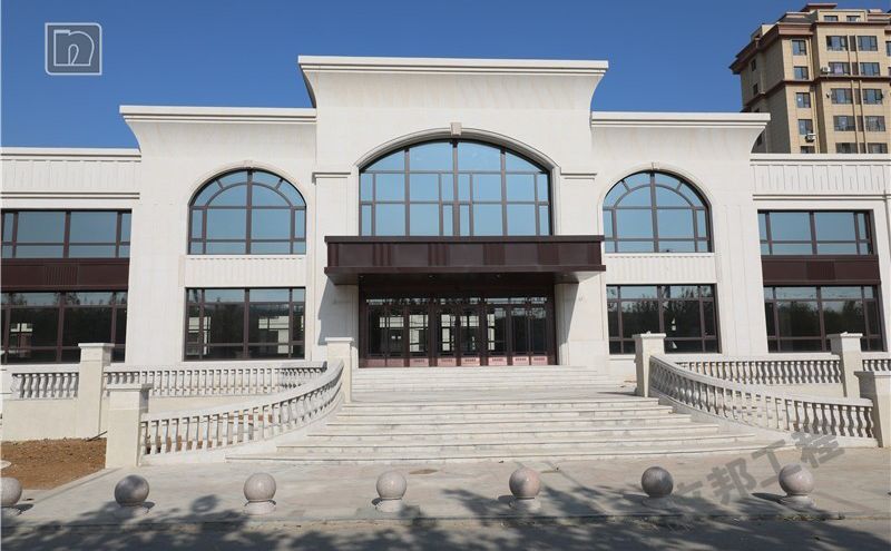 商業建筑白色真石漆.png
